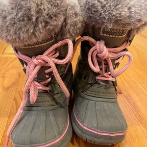 Girl fur winter boots !